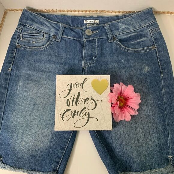 Mossimo Jean capris  - Picture 1 of 9